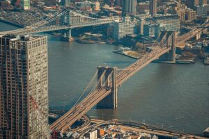 Manhattan Bridge vs Brooklyn Bridge